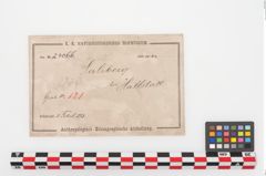 Etiketten zu Bronzebrillenfibel (NHMW-PRAE-024066)
